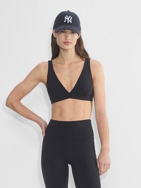 Aritzia Golden SOFTWHIP™ PINNACLE SPORTS BRA in Melange Black
